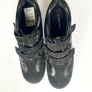 Liz Claiborne  LEATHER/ SUEDE FRONT VELCRO STRAPS WOMEN'S Black NEW 8,5M